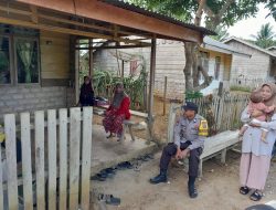 Pererat Silaturahmi, Bhabinkamtibmas Polsek Tinangkung Sambangi Warga Dusun III Kauwalu