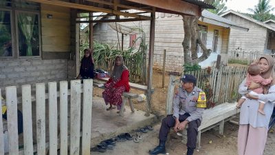 Pererat Silaturahmi, Bhabinkamtibmas Polsek Tinangkung Sambangi Warga Dusun III Kauwalu