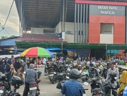 Awal Ramadan Penuh Hikmah, Pasar Baru Banggai Laut Ramai Diserbu Warga