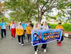 Ribuan Warga Kab. Parimo, Padati Jalan Santai Hardiknas. Polri Tegaskan Sinergitas & Wujudkan Generasi Berdaya Saing