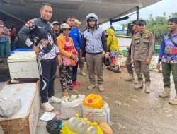 SATPOL PP BANGGAI LAUT, AMANKAN MIRAS JENIS CAP TIKUS DI PASAR BARU