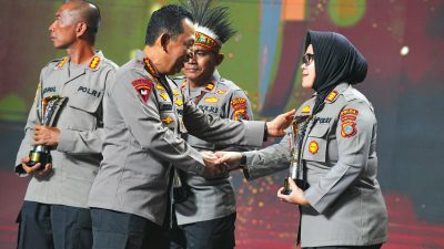 Harumkan Nama Polda Sulawesi Tengah, AKP Siti Elminawati Raih Hoegeng Awards 2026
